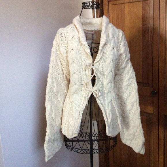 Mira Flores Sweaters - Mira Flores Merino Wool tie front Cardigan
Size XS